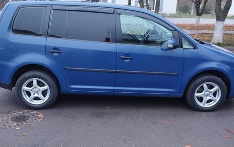 Volkswagen Touran III, 2009 год, 800 000 рублей, 7 фотография