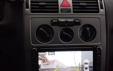 Volkswagen Touran III, 2009 год, 800 000 рублей, 10 фотография