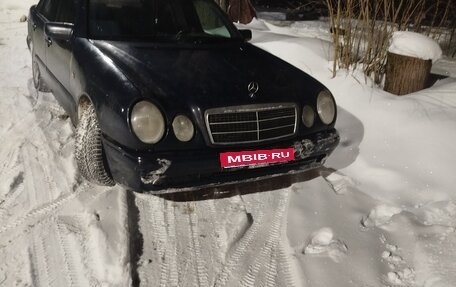 Mercedes-Benz E-Класс, 1995 год, 350 000 рублей, 1 фотография