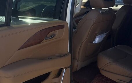 Cadillac Escalade IV, 2016 год, 3 990 000 рублей, 38 фотография