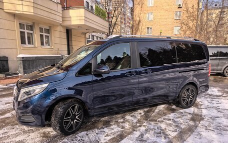 Mercedes-Benz V-Класс, 2018 год, 4 900 000 рублей, 3 фотография