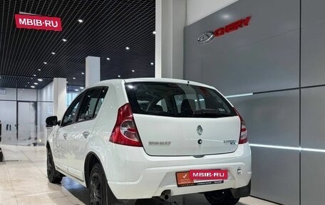 Renault Sandero I, 2013 год, 560 000 рублей, 2 фотография