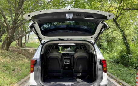 KIA Carnival, 2024 год, 4 700 000 рублей, 4 фотография