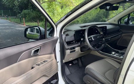 KIA Carnival, 2024 год, 4 700 000 рублей, 7 фотография