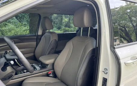 KIA Carnival, 2024 год, 4 700 000 рублей, 14 фотография