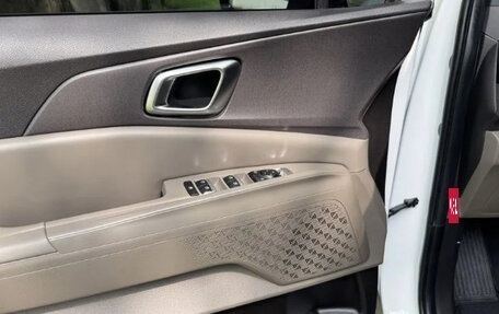 KIA Carnival, 2024 год, 4 700 000 рублей, 16 фотография