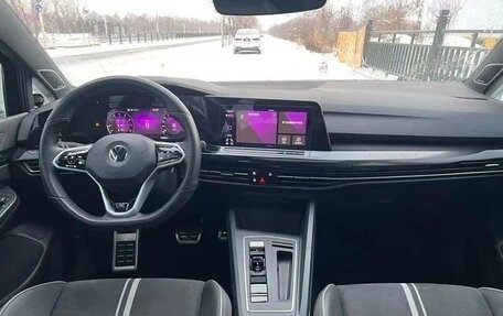 Volkswagen Golf VIII, 2021 год, 2 060 000 рублей, 12 фотография