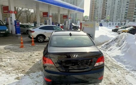 Hyundai Solaris II рестайлинг, 2011 год, 580 000 рублей, 2 фотография