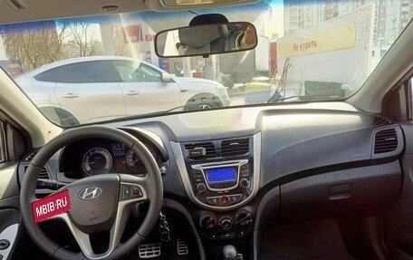 Hyundai Solaris II рестайлинг, 2011 год, 580 000 рублей, 5 фотография