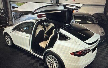 Tesla Model X I, 2019 год, 4 000 000 рублей, 2 фотография