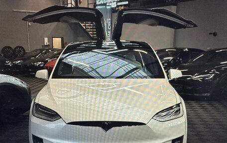 Tesla Model X I, 2019 год, 4 000 000 рублей, 11 фотография