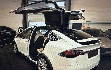 Tesla Model X I, 2019 год, 4 000 000 рублей, 16 фотография