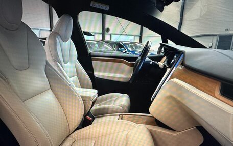 Tesla Model X I, 2019 год, 4 000 000 рублей, 15 фотография