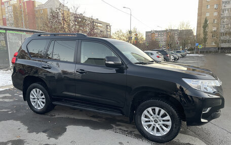 Toyota Land Cruiser Prado 150 рестайлинг 2, 2021 год, 5 820 000 рублей, 9 фотография