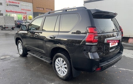 Toyota Land Cruiser Prado 150 рестайлинг 2, 2021 год, 5 820 000 рублей, 6 фотография