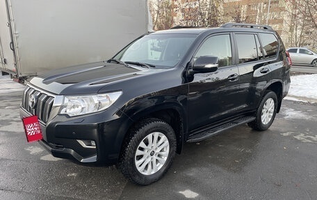 Toyota Land Cruiser Prado 150 рестайлинг 2, 2021 год, 5 820 000 рублей, 4 фотография