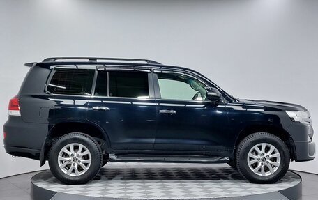 Toyota Land Cruiser 200, 2017 год, 6 400 000 рублей, 4 фотография