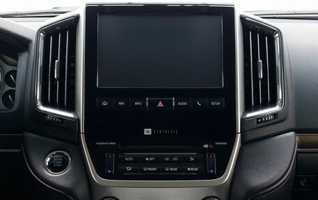 Toyota Land Cruiser 200, 2017 год, 6 400 000 рублей, 14 фотография