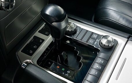 Toyota Land Cruiser 200, 2017 год, 6 400 000 рублей, 15 фотография