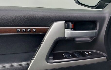 Toyota Land Cruiser 200, 2017 год, 6 400 000 рублей, 18 фотография