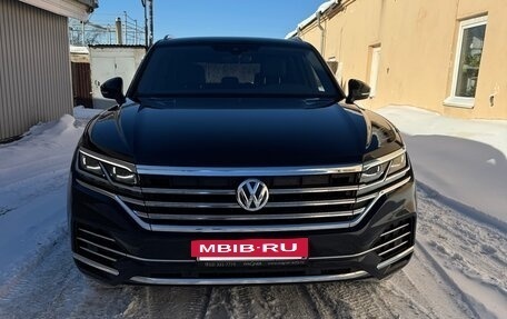 Volkswagen Touareg III, 2018 год, 5 350 000 рублей, 8 фотография