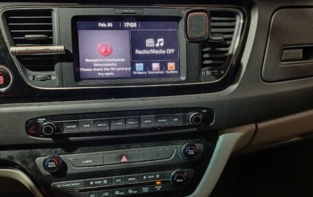 KIA Carnival III, 2017 год, 2 550 000 рублей, 9 фотография