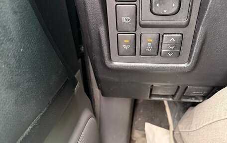 Toyota Land Cruiser Prado 150 рестайлинг 2, 2011 год, 2 650 000 рублей, 10 фотография