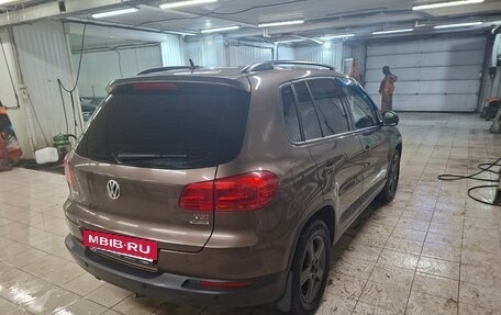 Volkswagen Tiguan I, 2015 год, 1 600 000 рублей, 2 фотография