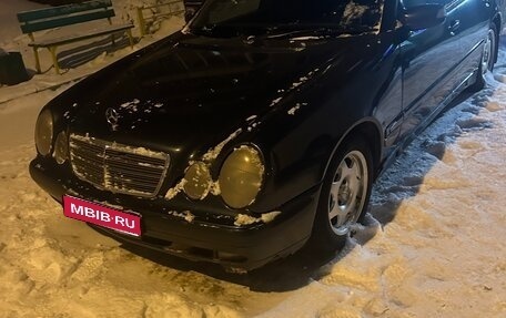 Mercedes-Benz E-Класс, 1999 год, 650 000 рублей, 1 фотография