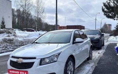 Chevrolet Cruze II, 2011 год, 650 000 рублей, 3 фотография