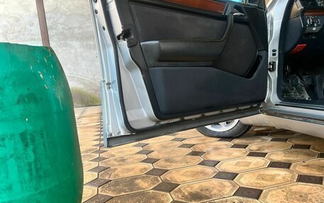 Mercedes-Benz E-Класс, 1994 год, 1 200 000 рублей, 14 фотография