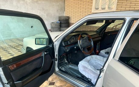 Mercedes-Benz E-Класс, 1994 год, 1 200 000 рублей, 18 фотография