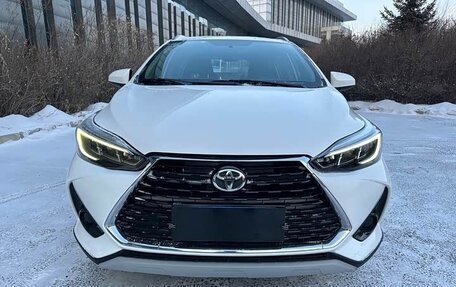 Toyota Yaris XP150 рестайлинг, 2022 год, 1 430 000 рублей, 2 фотография