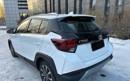 Toyota Yaris XP150 рестайлинг, 2022 год, 1 430 000 рублей, 5 фотография