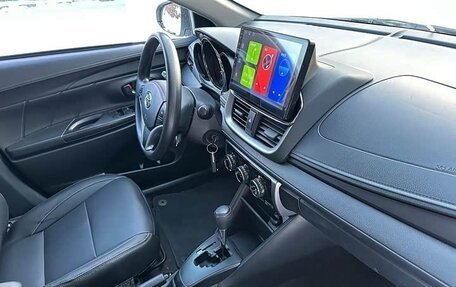 Toyota Yaris XP150 рестайлинг, 2022 год, 1 430 000 рублей, 9 фотография