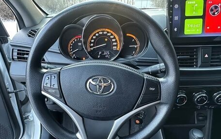 Toyota Yaris XP150 рестайлинг, 2022 год, 1 430 000 рублей, 14 фотография