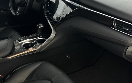 Toyota Camry, 2018 год, 2 600 000 рублей, 11 фотография