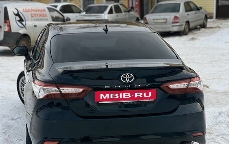 Toyota Camry, 2018 год, 2 600 000 рублей, 7 фотография