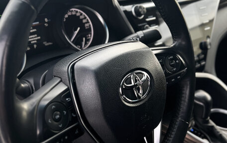 Toyota Camry, 2018 год, 2 600 000 рублей, 19 фотография