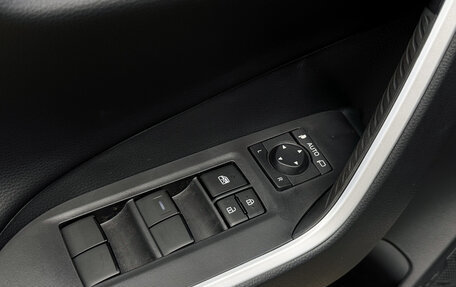 Toyota RAV4, 2025 год, 4 250 000 рублей, 12 фотография