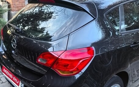 Opel Astra J, 2011 год, 770 000 рублей, 4 фотография