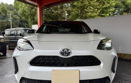 Toyota Yaris Cross, 2022 год, 1 450 000 рублей, 2 фотография