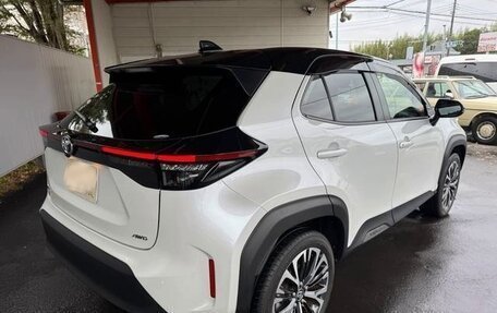 Toyota Yaris Cross, 2022 год, 1 450 000 рублей, 6 фотография