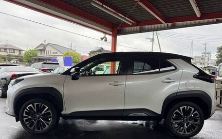 Toyota Yaris Cross, 2022 год, 1 450 000 рублей, 8 фотография