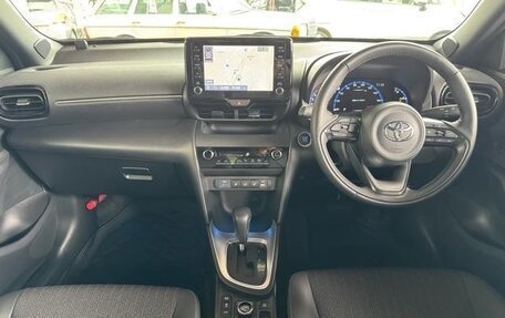 Toyota Yaris Cross, 2022 год, 1 450 000 рублей, 12 фотография