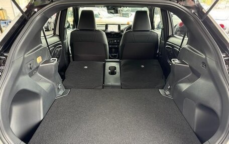 Toyota Yaris Cross, 2022 год, 1 450 000 рублей, 21 фотография