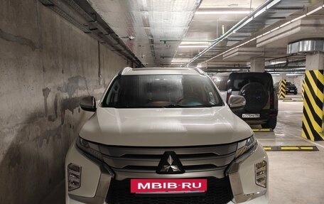 Mitsubishi Montero Sport, 2022 год, 3 900 000 рублей, 5 фотография