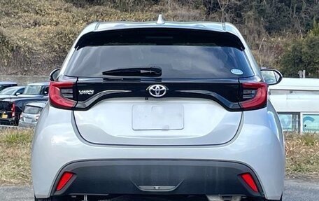 Toyota Yaris, 2022 год, 1 129 000 рублей, 5 фотография