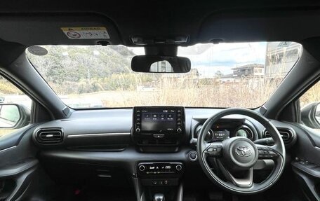 Toyota Yaris, 2022 год, 1 129 000 рублей, 12 фотография