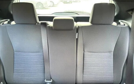 Toyota Yaris, 2022 год, 1 129 000 рублей, 26 фотография